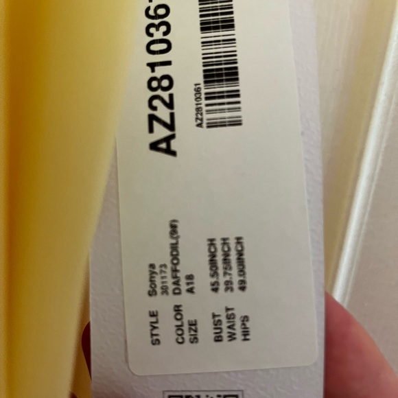 BNWT Azazie Daffodil Yellow Sonya Dress - Picture 3 of 3